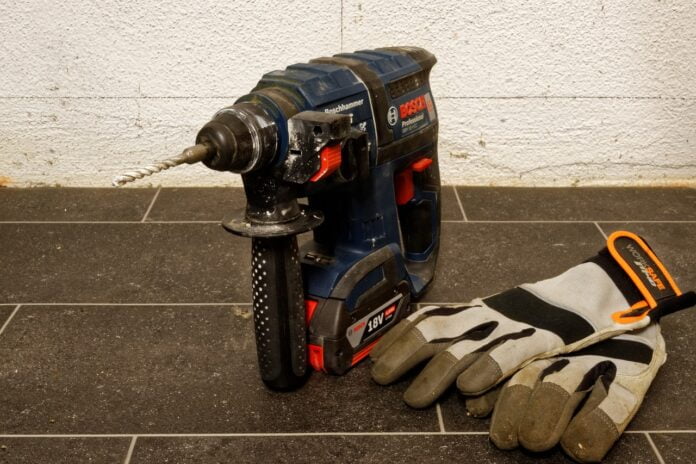drilling-machine-1038542_1280