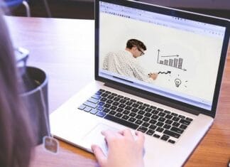 Zakupy z dowozem do domu dla rodzin – co warto wiedzieć?