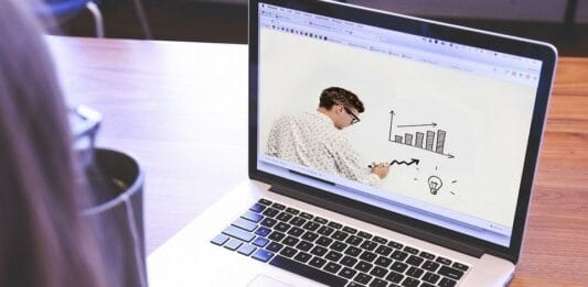 Zakupy z dowozem do domu dla rodzin – co warto wiedzieć?